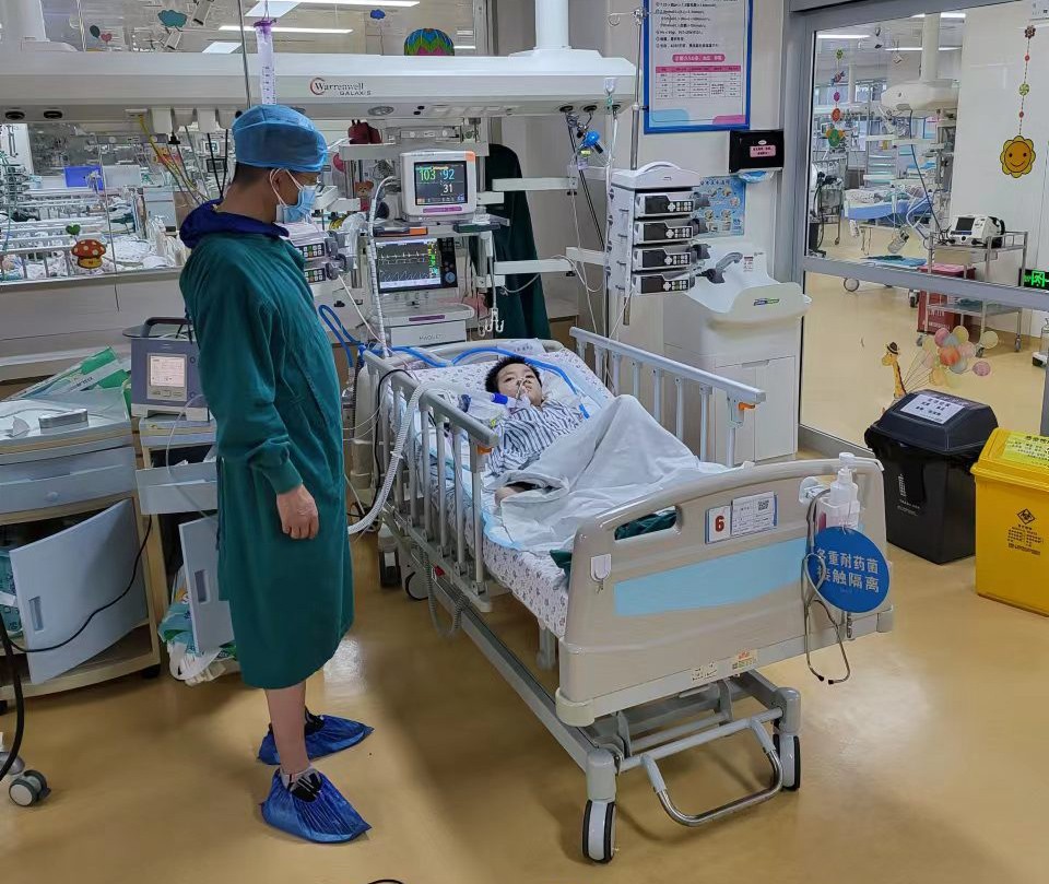 绵阳跨省救护车出租公司